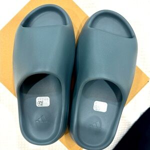 Adidas Yeezy slide size 7 slate marine. Brand new